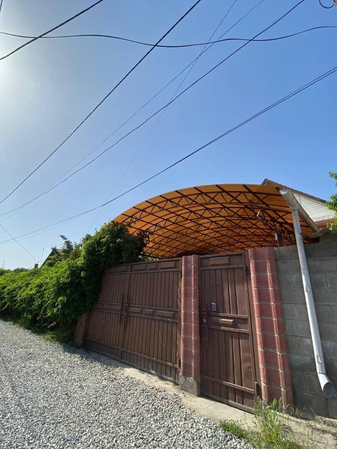 Hostel 4U Bishkek Exterior photo
