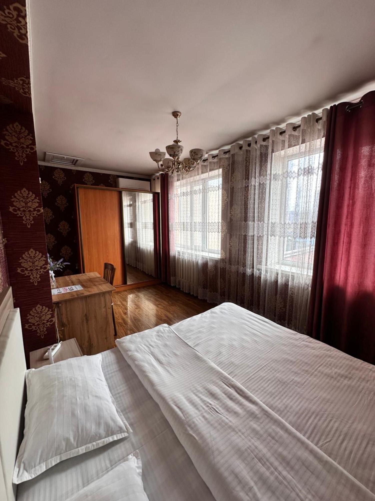 Hostel 4U Bishkek Exterior photo